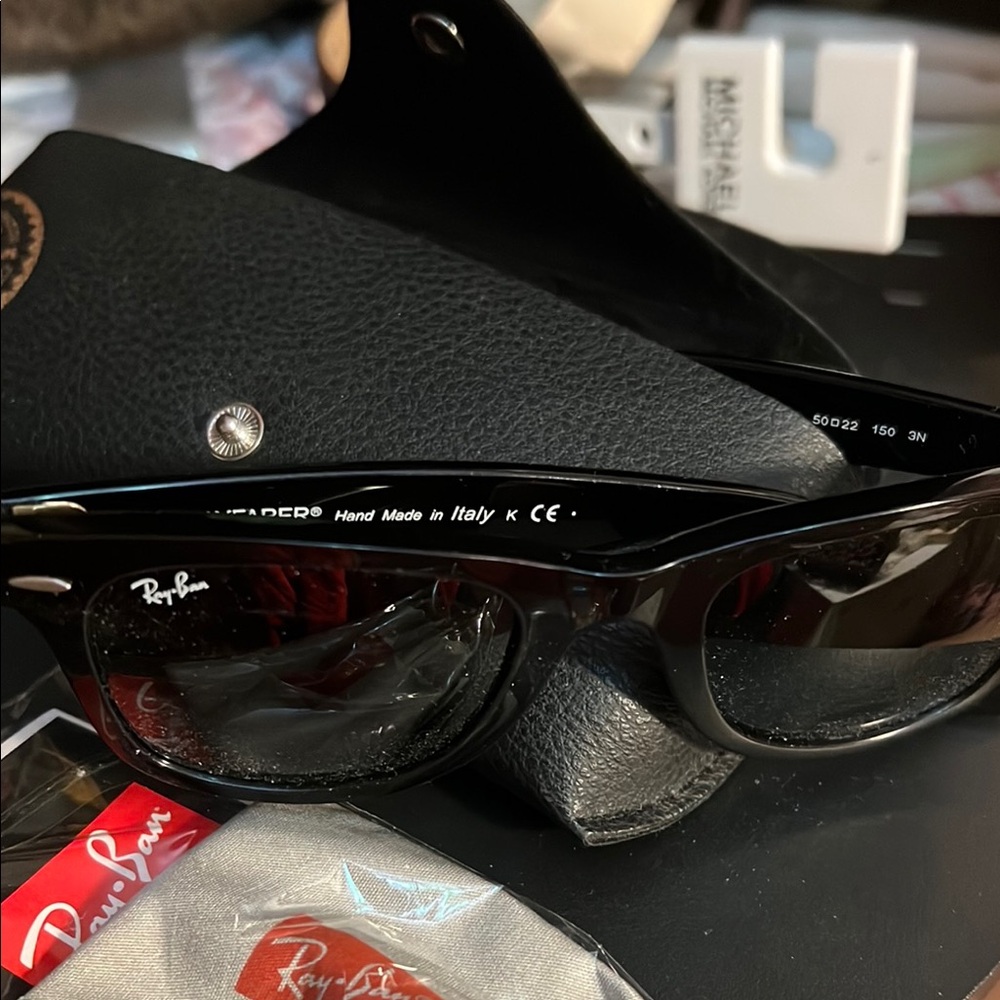 Ray-Ban New Wayfarer Sunglasses Black Frame